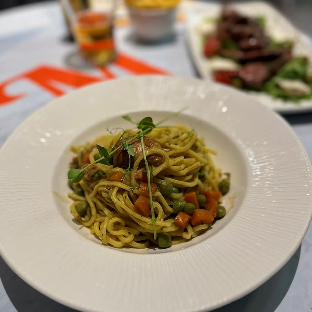 Pasta ar trusi restorānā Micheles Cafe Restaurant St. Pauls Bay rajonā