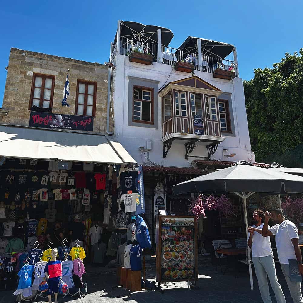 Old Town restaurant - pazīstams Rodā ar tūristu apkrāpšanu