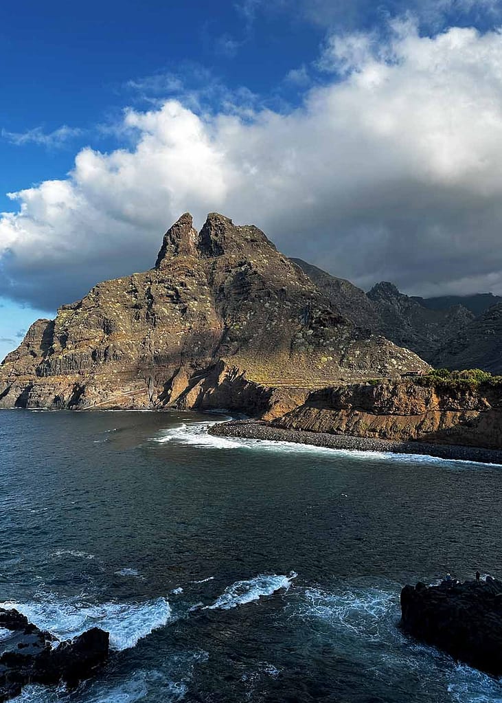 Sērfotāju iecienīta vieta Tenerifē - Punta del Hidalgo